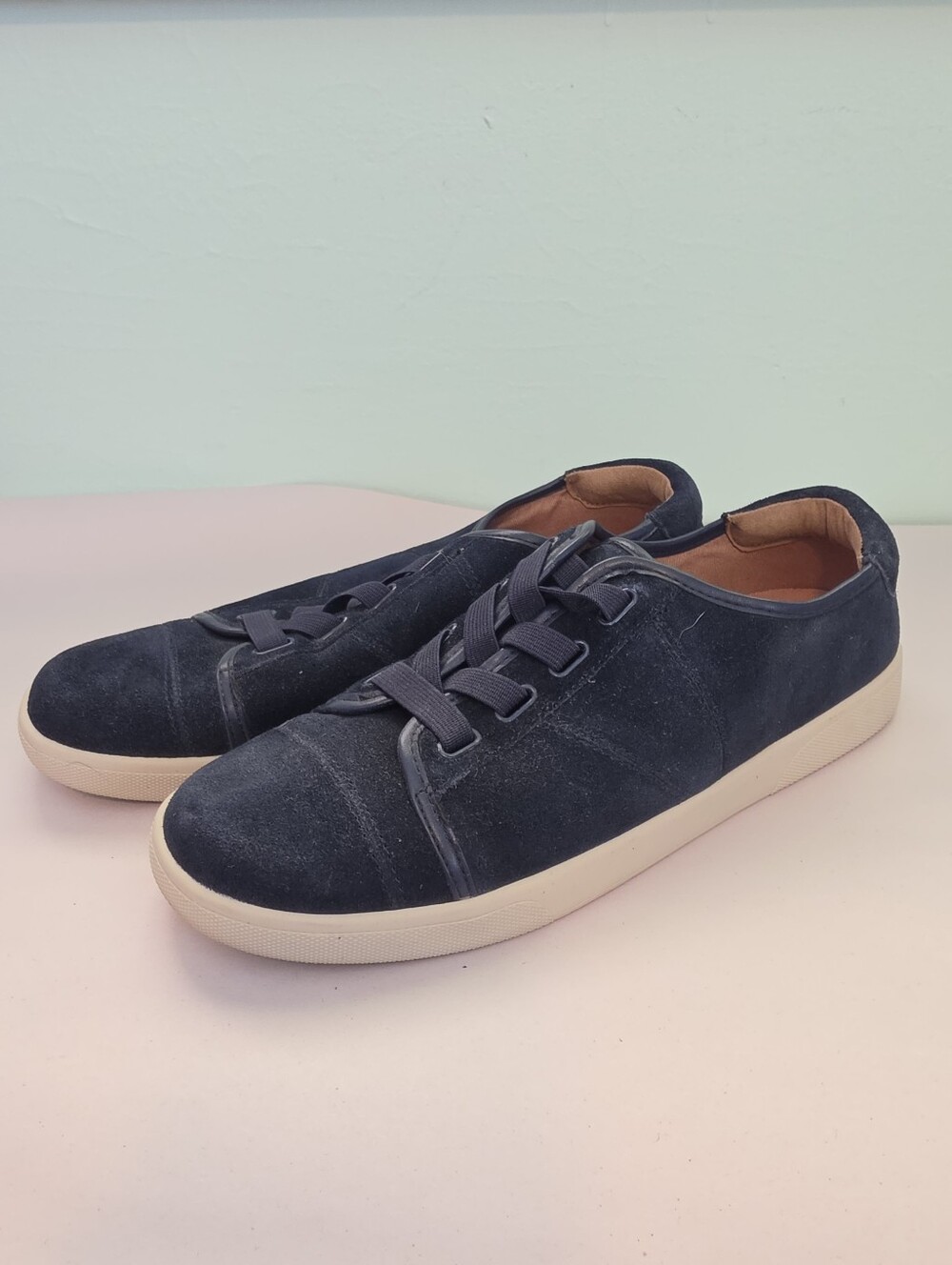 Vionic Jean Suede Low-Top Sneaker Size 8.5